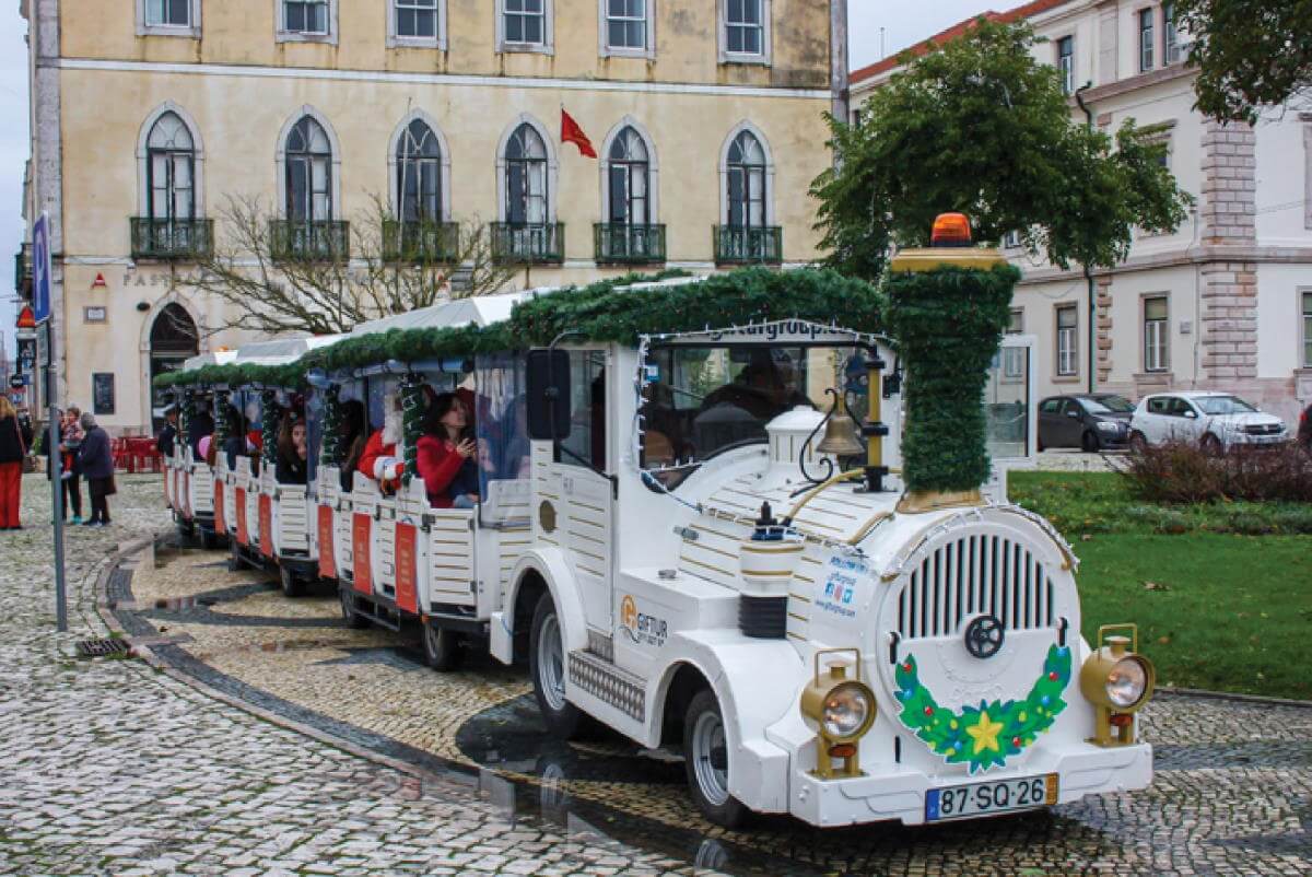 Revista Amar - Portugal - Comboio natalício da Figeuira da Foz