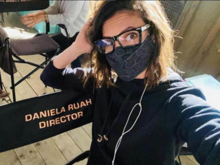 Daniela Ruah - NCISLA Director - Revista Amar