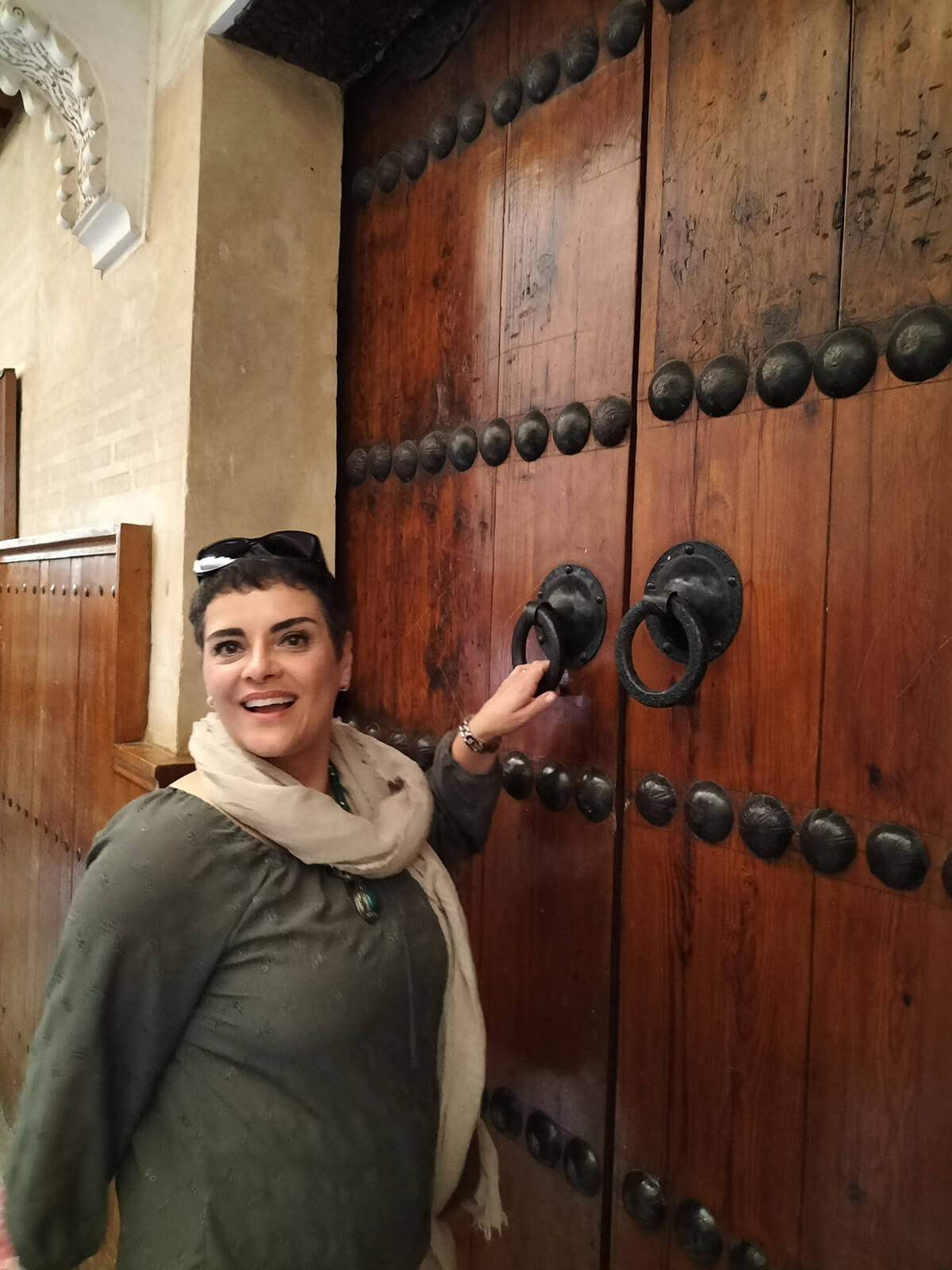 Andréa à porta da universidade (ano 859) em Fez